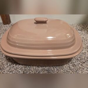 The Pampered Chef 3.1 Quart Deep Covered Baker in Taupe